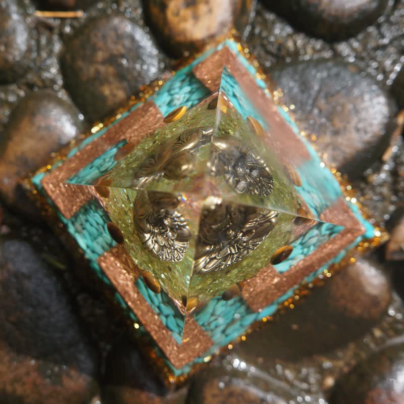 Pirámide de orgón de Buda con peridoto turquesa y ojo de tigre de Olivenorma