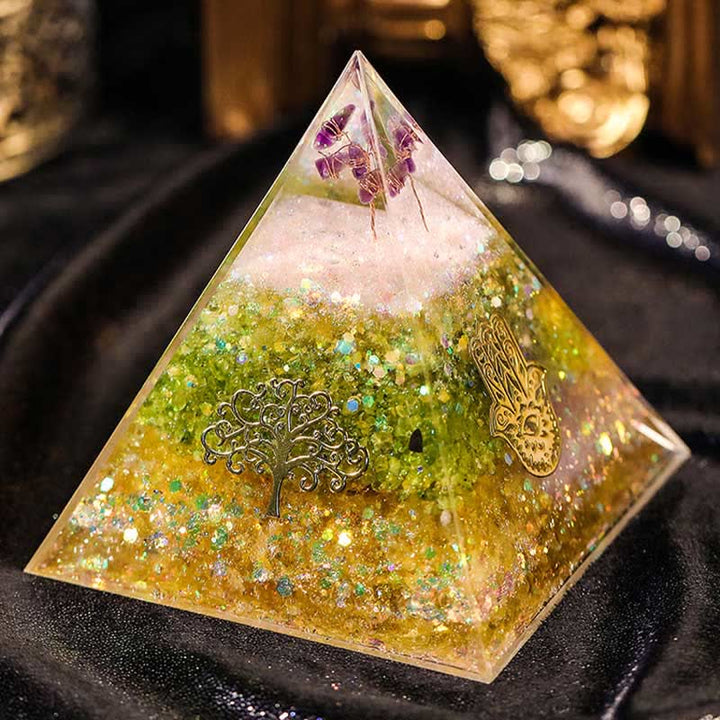 Pirámide de orgón de amatista, peridoto y citrino "Bendiciones" de Olivenorma