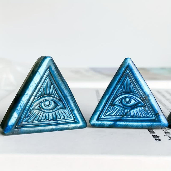 Adorno triangular de mal de ojo tallado con labradorita natural de Olivenorma