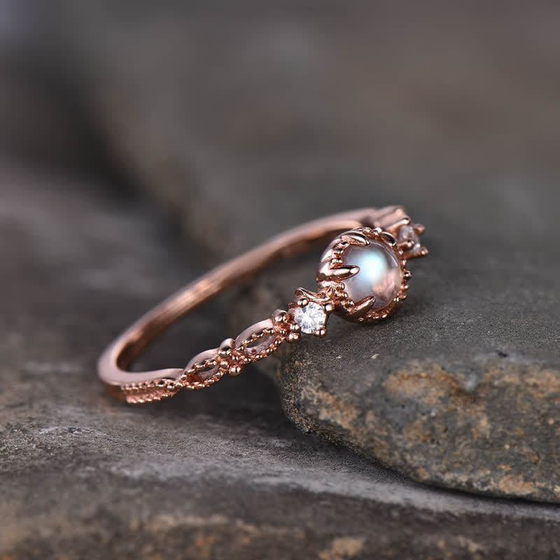 Anillo de compromiso con piedra lunar de tres piedras de Olivenorma