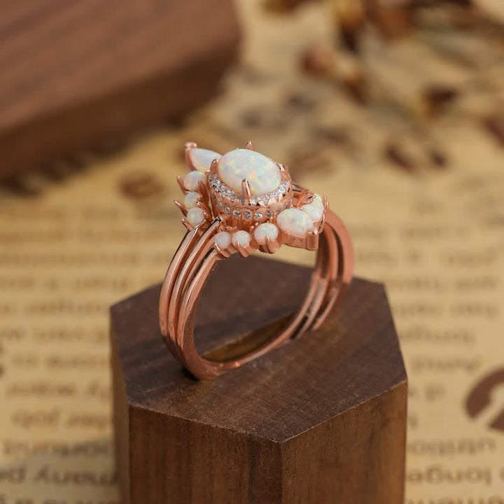 Juego de anillos con diseño de triple corona de ópalo natural de Olivenorma