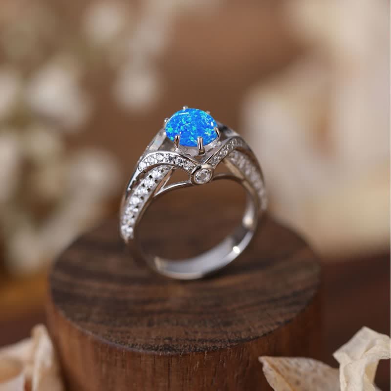 Anillo de lujo con ópalo azul natural de Olivenorma