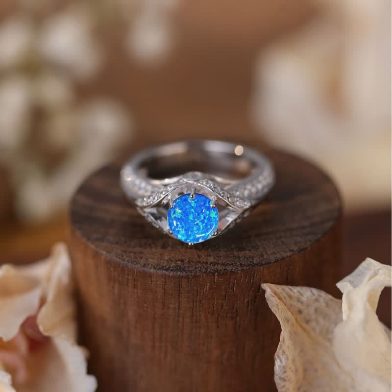 Anillo de lujo con ópalo azul natural de Olivenorma