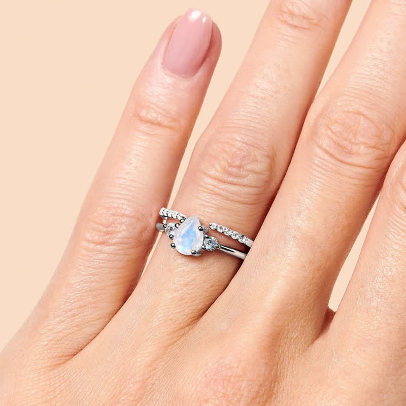 Anillo doble de piedra lunar con circón blanco y gota de agua de Olivenorma