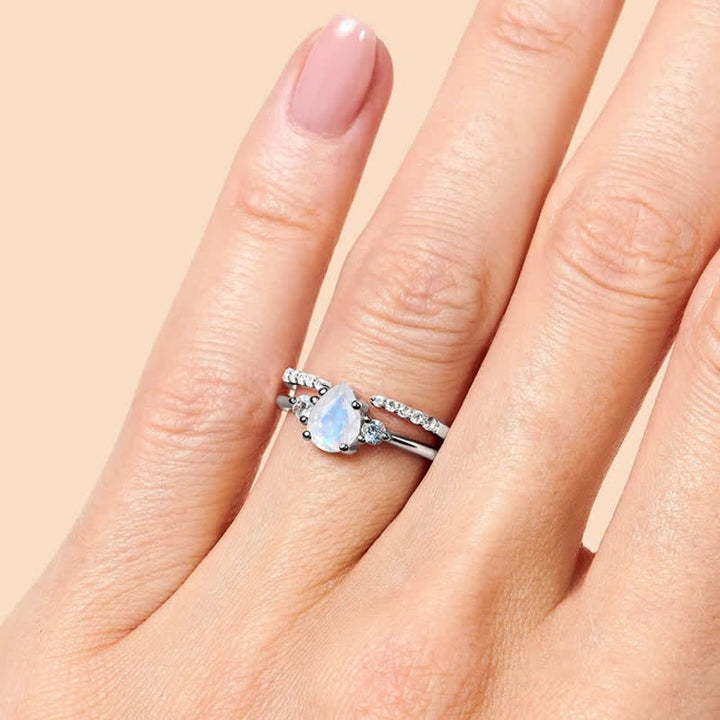 Anillo doble de piedra lunar con circón blanco y gota de agua de Olivenorma