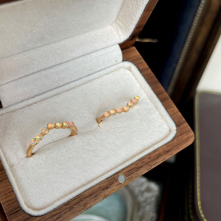 Anillo de doble capa con corona ondulada de ópalo natural de Olivenorma