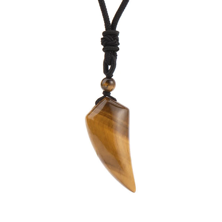 Collar con colgante en forma de diente de lobo tallado en piedra natural de Olivenorma
