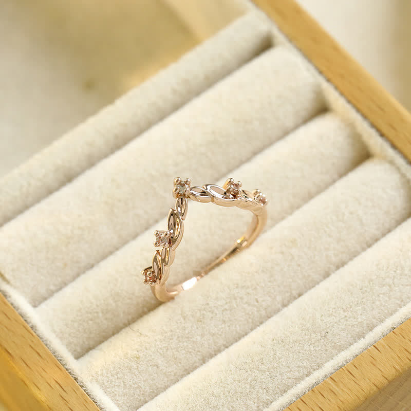Juego de anillos de 2 piezas con enredadera de rosas y amatista "Ethereal Blossom" de Olivenorma
