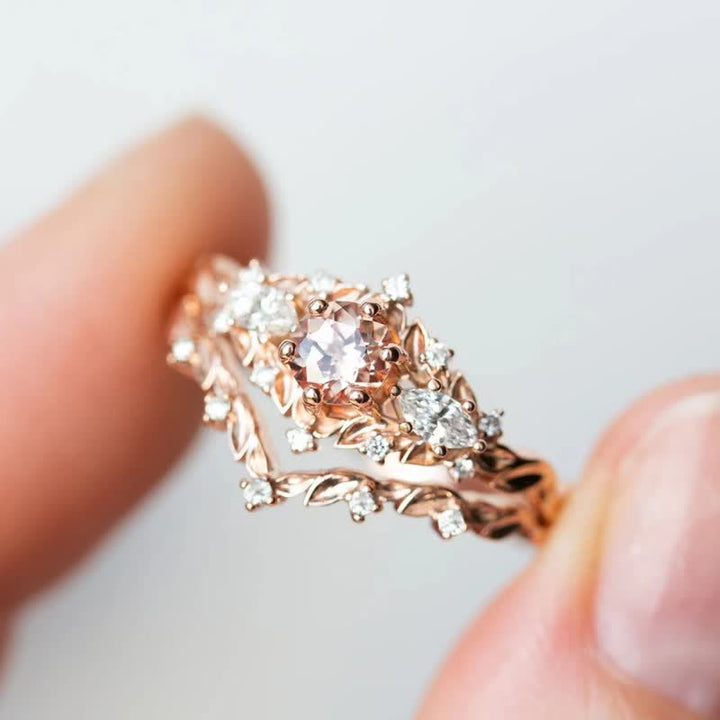 Juego de anillos de 2 piezas con enredadera de rosas y amatista "Ethereal Blossom" de Olivenorma