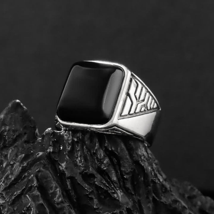 Anillo de aleación hecho a mano para hombre con piedra de ónix negro de Olivenorma