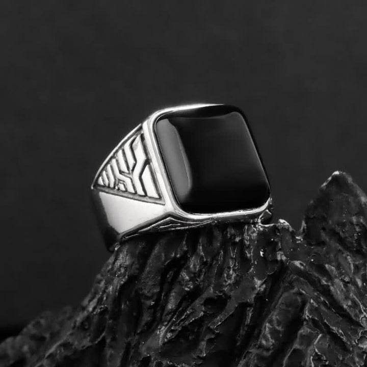 Anillo de aleación hecho a mano para hombre con piedra de ónix negro de Olivenorma