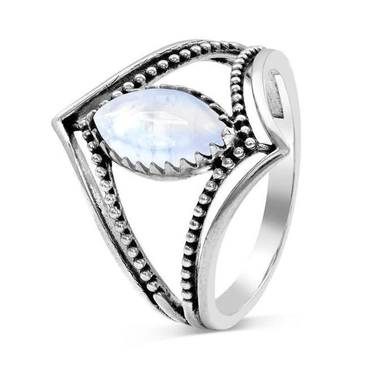 Anillo de piedra lunar natural de marquesa de Olivenorma
