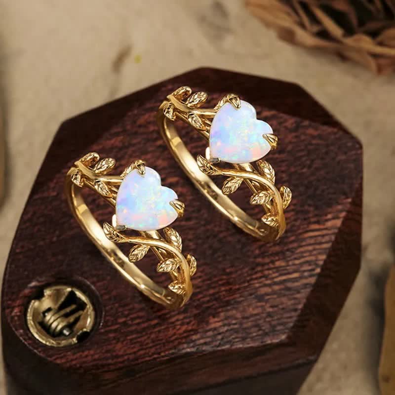 Anillo de hojas con forma de corazón de ópalo natural de Olivenorma