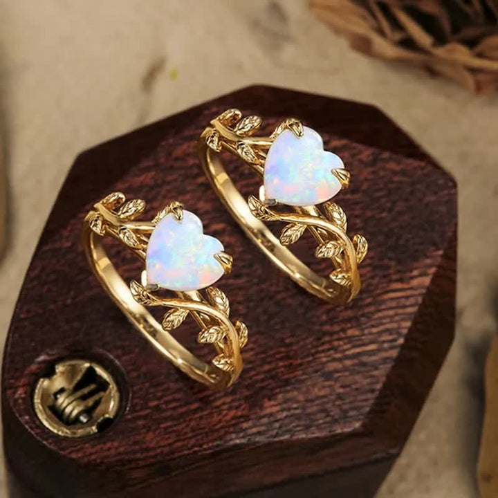 Anillo de hojas con forma de corazón de ópalo natural de Olivenorma