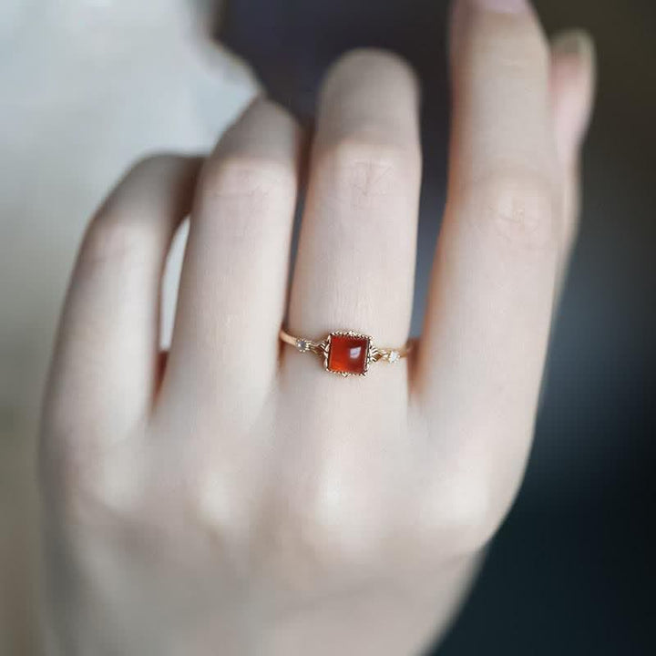 Anillo fino de ámbar cuadrado simple de Olivenorma