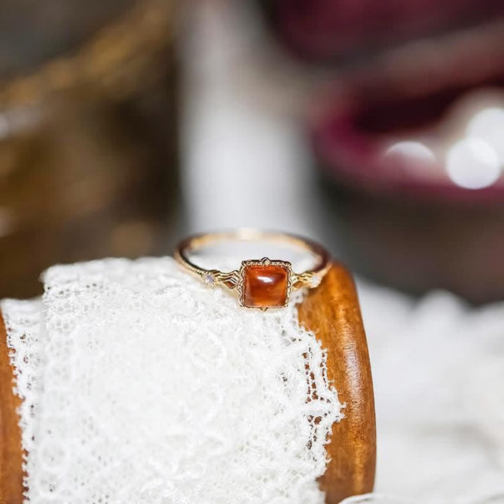 Anillo fino de ámbar cuadrado simple de Olivenorma