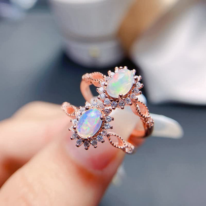 Anillo de girasol con circonita blanca y ópalo natural de Olivenorma