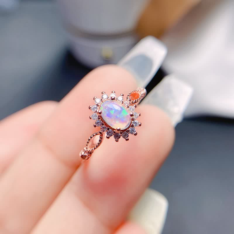 Anillo de girasol con circonita blanca y ópalo natural de Olivenorma