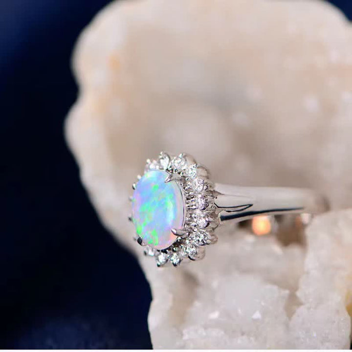 Anillo de plata con girasol y circonita blanca y ópalo natural de Olivenorma