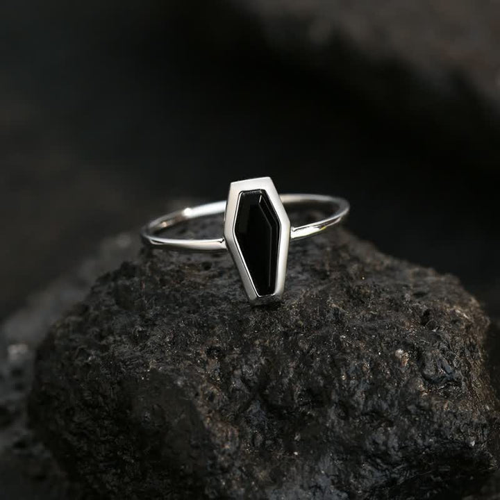 Anillo de ataúd de obsidiana natural de estilo oscuro de Olivenorma