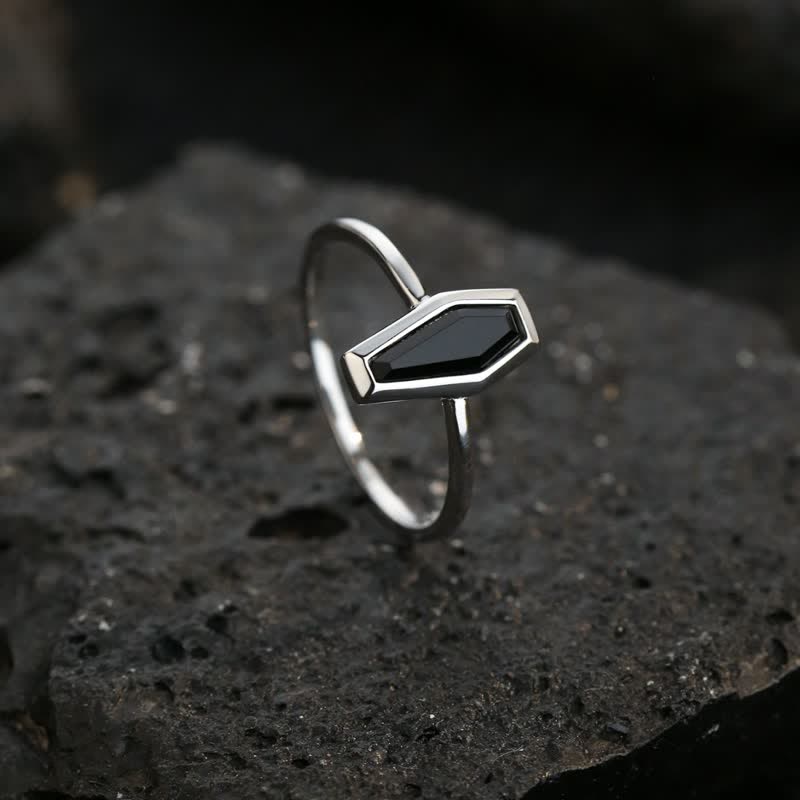 Anillo de ataúd de obsidiana natural de estilo oscuro de Olivenorma