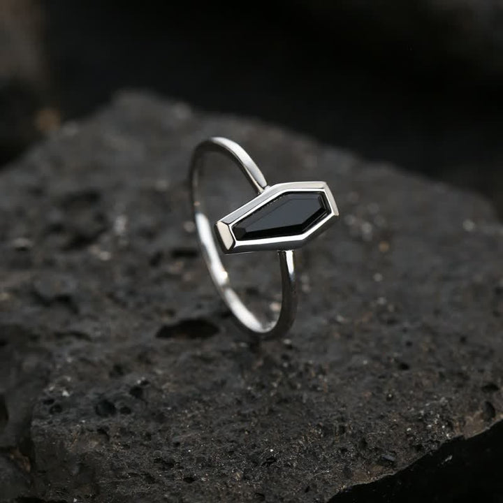 Anillo de ataúd de obsidiana natural de estilo oscuro de Olivenorma
