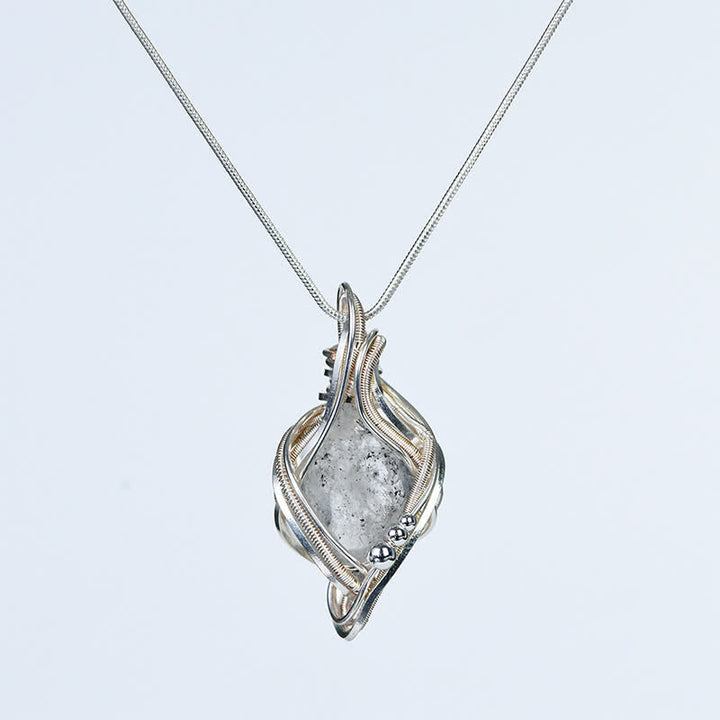Collar con colgante de cristal natural envuelto "Generador de energía" de Olivenorma