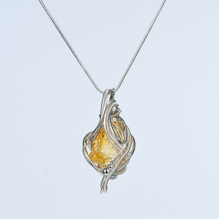 Collar con colgante de cristal natural envuelto "Generador de energía" de Olivenorma