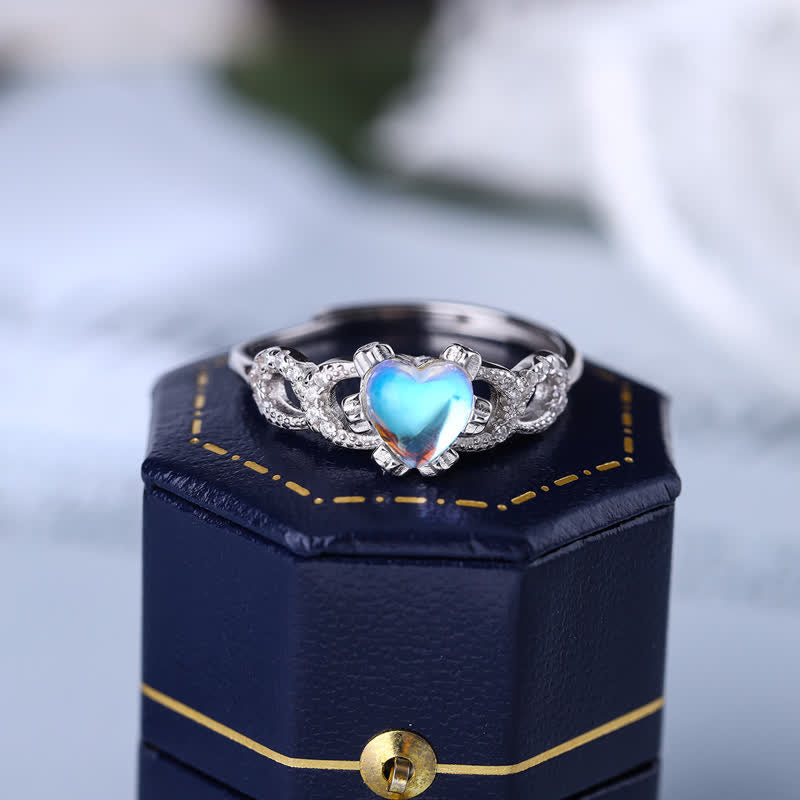 Anillo ajustable abierto con forma de corazón y piedra lunar en plata esterlina de Olivenorma
