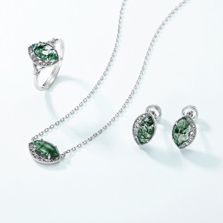 Conjunto de joyas con pendientes, collar y anillo de ágata musgosa plateada de Olivenorma