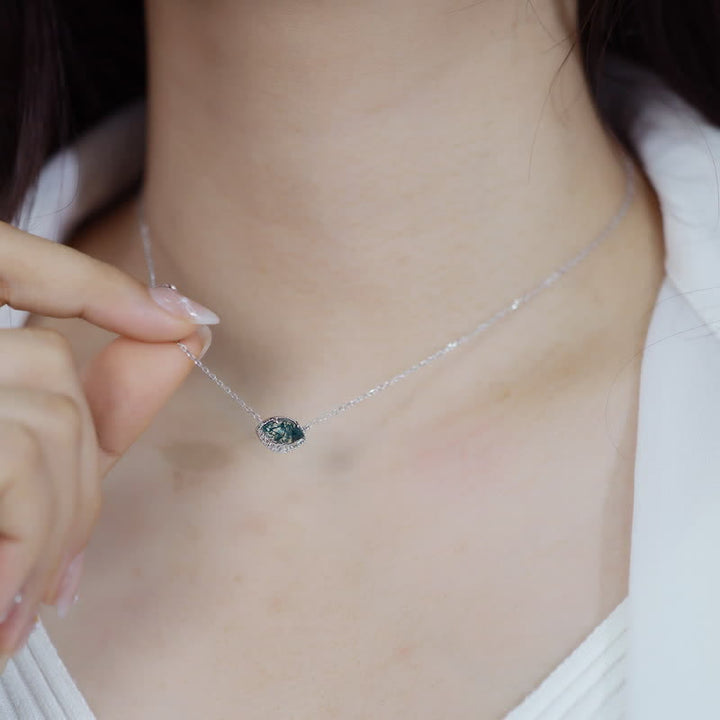 Conjunto de joyas con pendientes, collar y anillo de ágata musgosa plateada de Olivenorma
