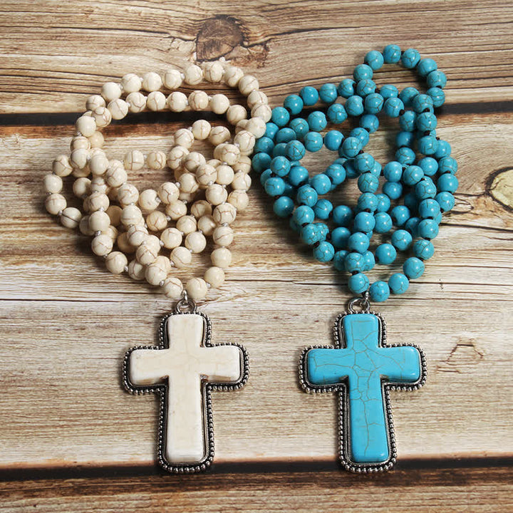 Collar con colgante en forma de cruz de turquesa azul y blanca de 8 mm de Olivenorma
