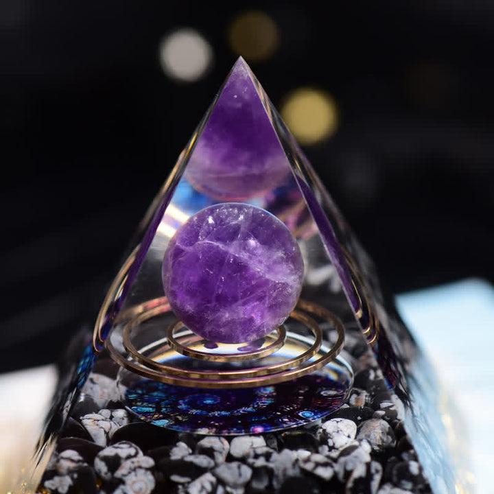 Pirámide de orgón con esfera de amatista y obsidiana copo de nieve de Olivenorma