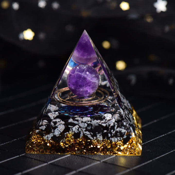 Pirámide de orgón con esfera de amatista y obsidiana copo de nieve de Olivenorma