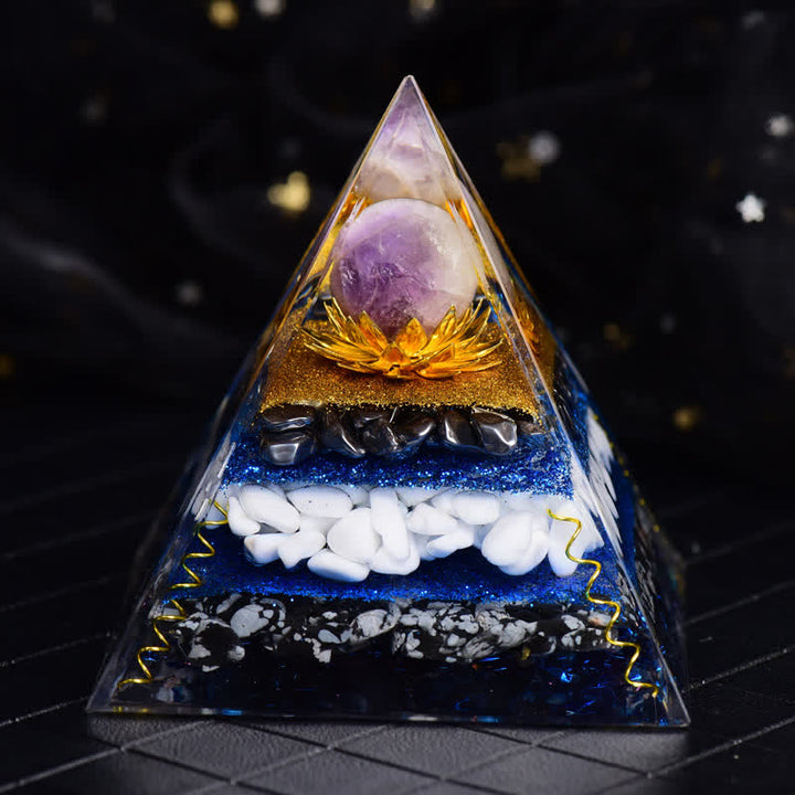 Pirámide de orgón de obsidiana, copo de nieve y hematita con bola de amatista de Olivenorma
