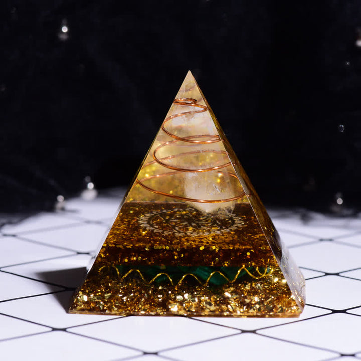 Pirámide de orgón de malaquita de cristal transparente Olivenorma