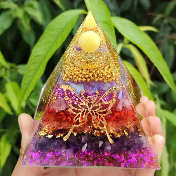 Pirámide de orgón con forma de mariposa de metal de grava natural de 10/15 cm de Olivenorma