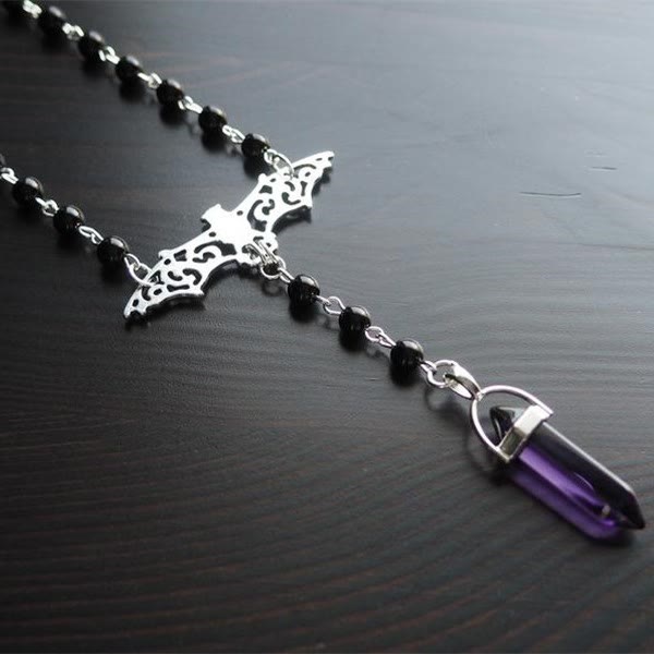 Collar de adivinación de cristal hexagonal con energía gótica de Olivenorma