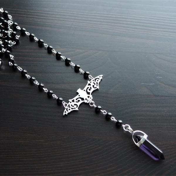 Collar de adivinación de cristal hexagonal con energía gótica de Olivenorma