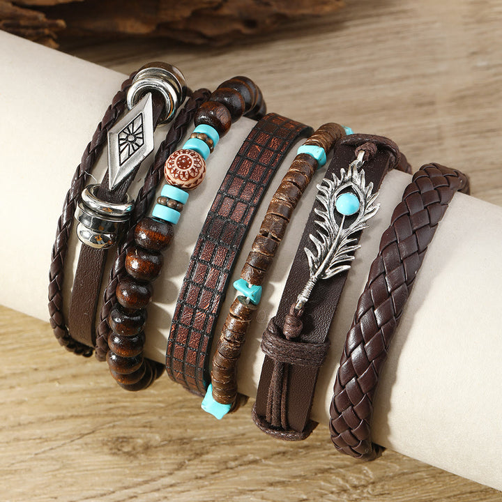 Juego de pulseras de cuero tejidas a mano con piedra natural y plumas de Olivenorma