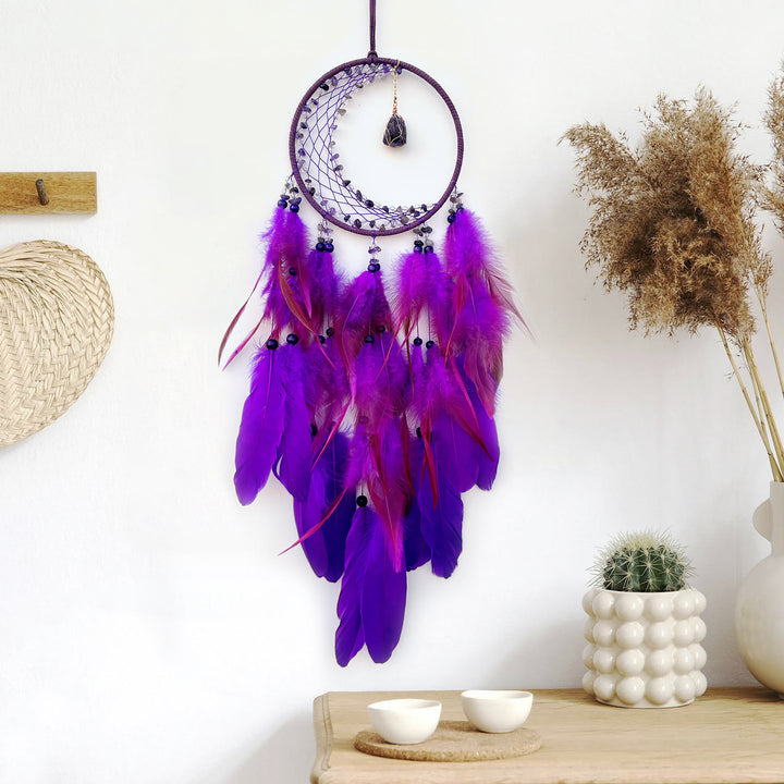 Atrapasueños indio con plumas de piedra preciosa en bruto en forma de media luna de Olivenorma