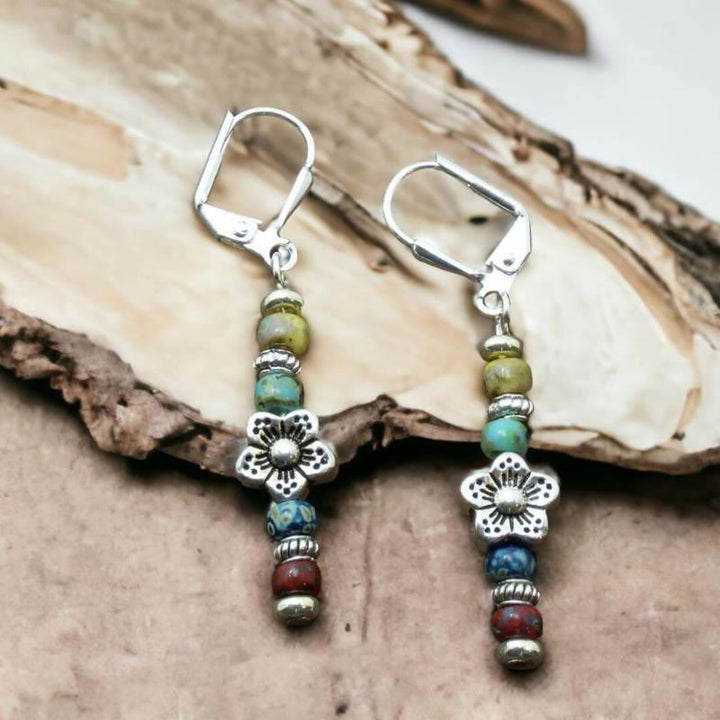 Pendientes colgantes con cuentas multicolor estilo bohemio de Olivenorma
