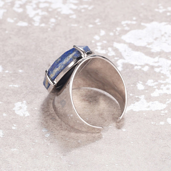 Anillo ajustable con piedra curativa natural facetada de Olivenorma