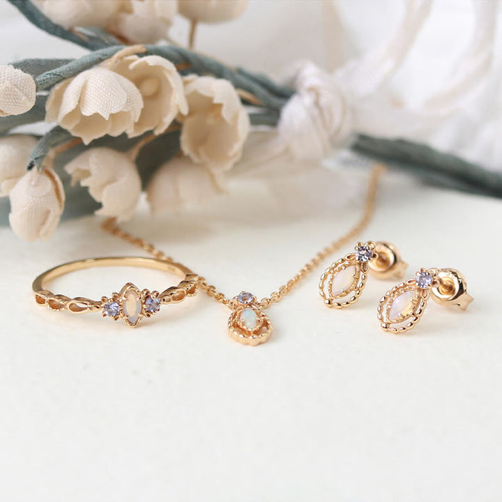 Conjunto de collar, anillo y pendientes con ópalo de Olivenorma Conjunto de joyas con piedras preciosas