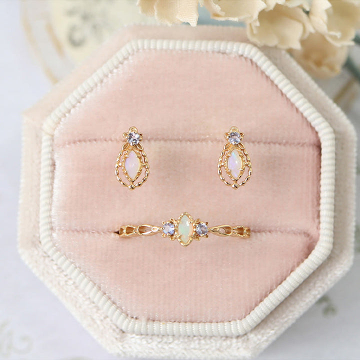 Conjunto de collar, anillo y pendientes con ópalo de Olivenorma Conjunto de joyas con piedras preciosas