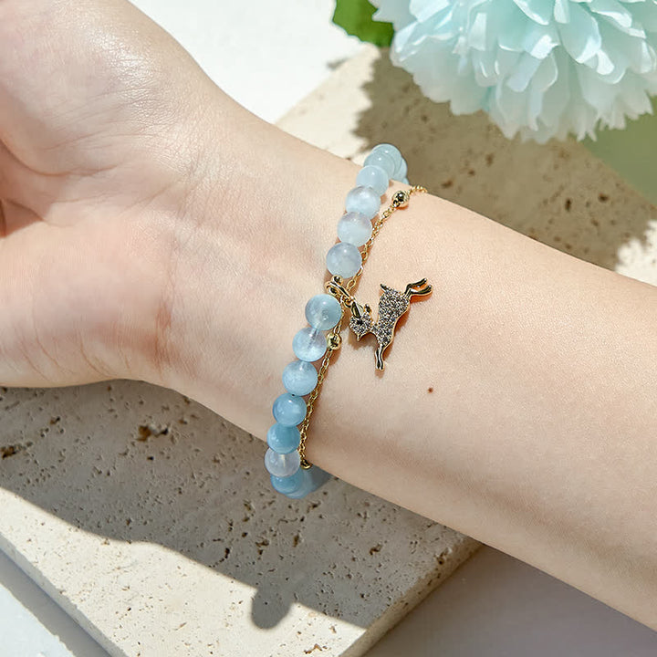 Pulsera con colgante de cervatillo y cuentas de aguamarina natural de Olivenorma