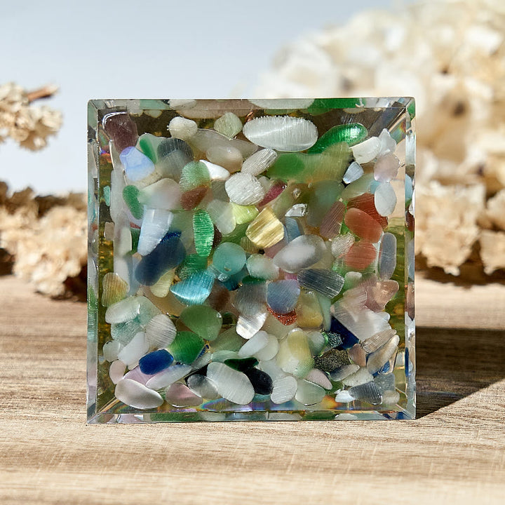 Pirámide de orgón de cristal curativo con peridoto del árbol de la vida de Olivenorma