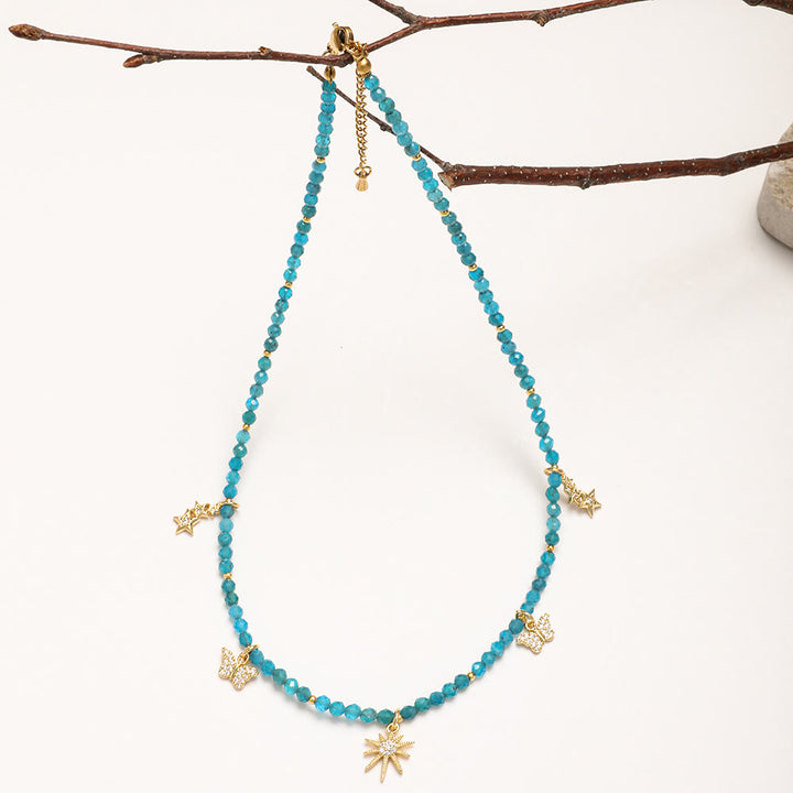 Collar de cuentas con piedras preciosas azules y circonitas estilo bohemio de Olivenorma