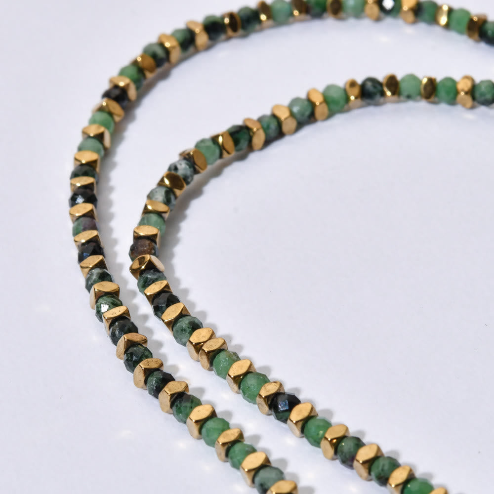 Collar de cuentas estilo bohemio con piedras preciosas facetadas Narce de Olivenorma