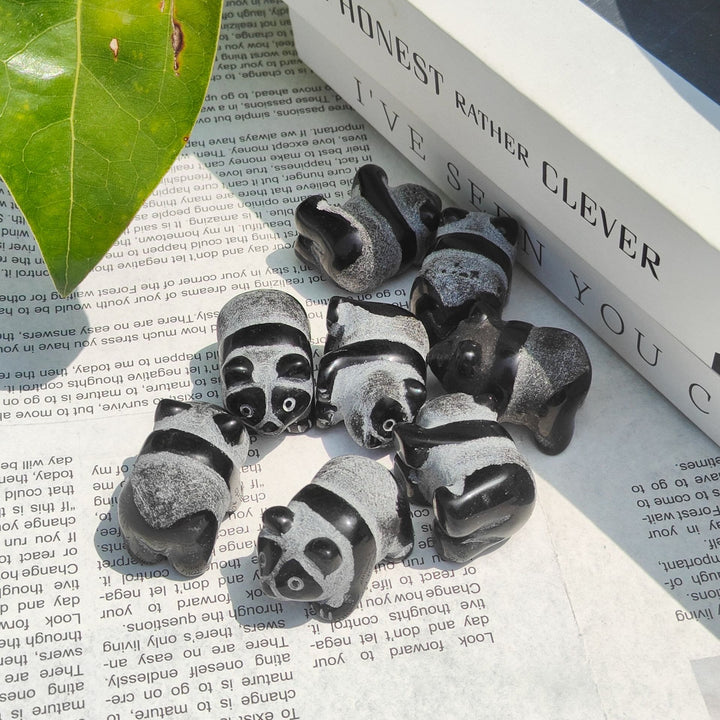 Adorno de piedra preciosa tallada en forma de panda en obsidiana natural de Olivenorma
